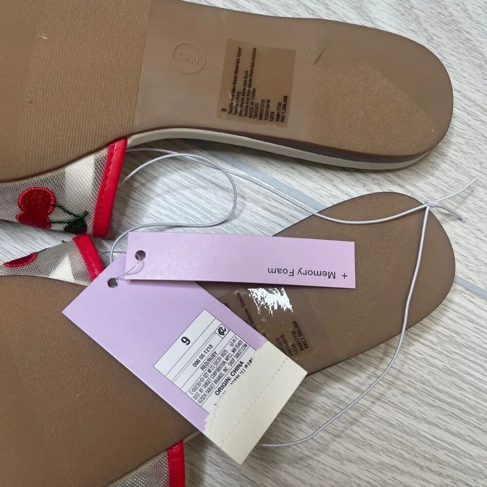 Wild Fable Cherry Embroidered White Mesh Red Trim Slip On Flat Slides size 9 New